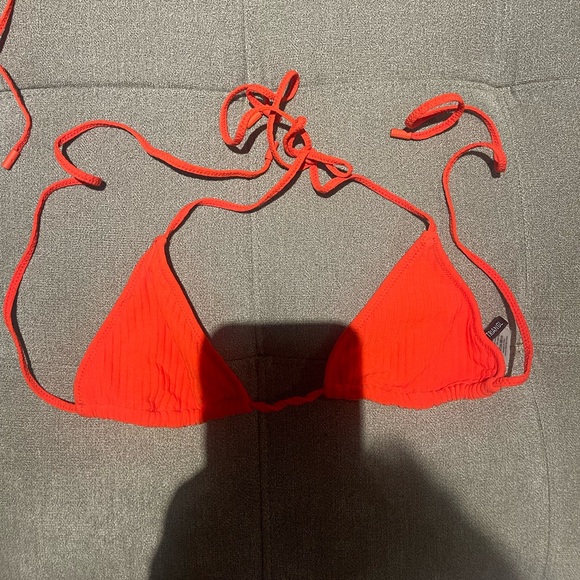 triangl red string bikini - Picture 4 of 5